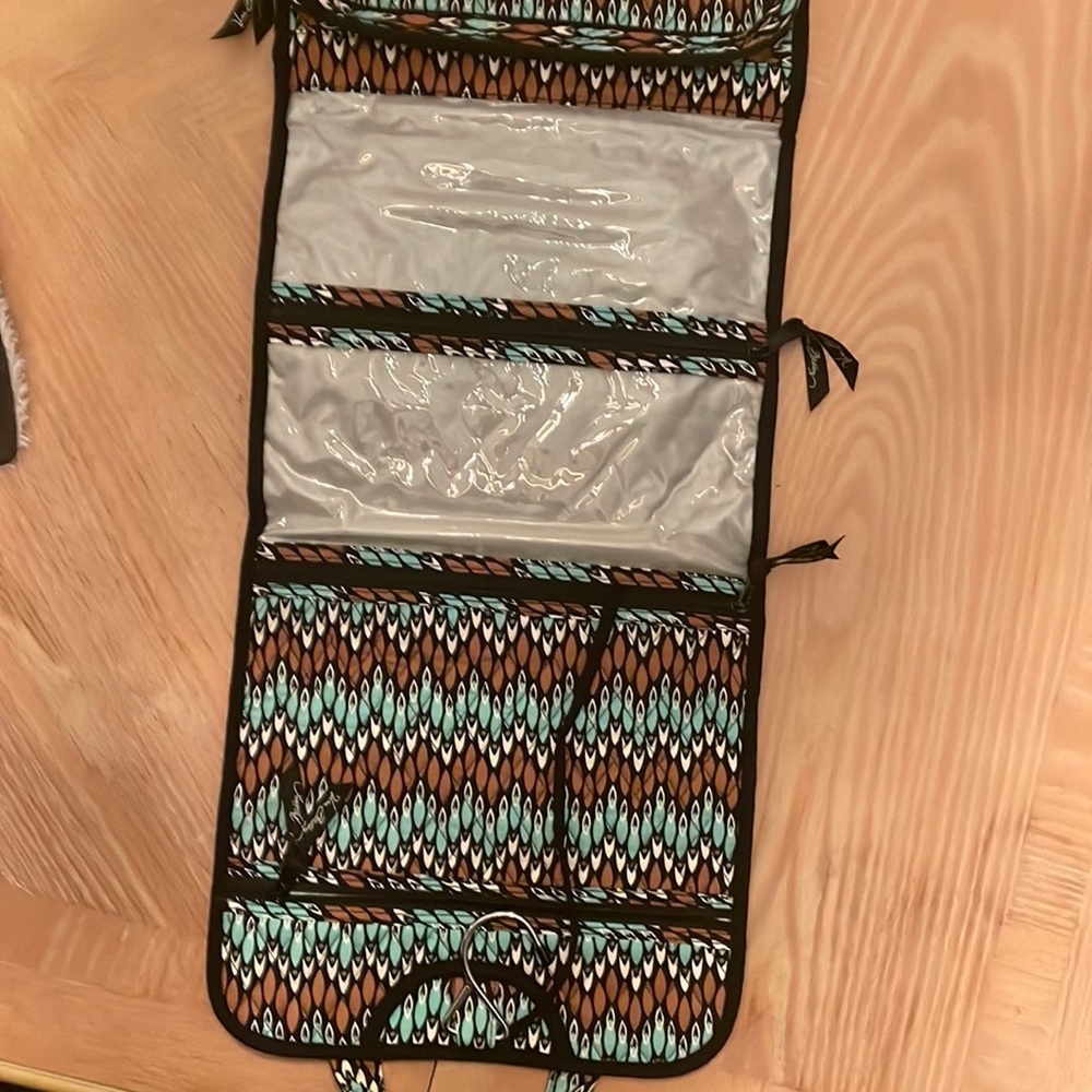 Vera Bradley NWOT hanging toiletries bag